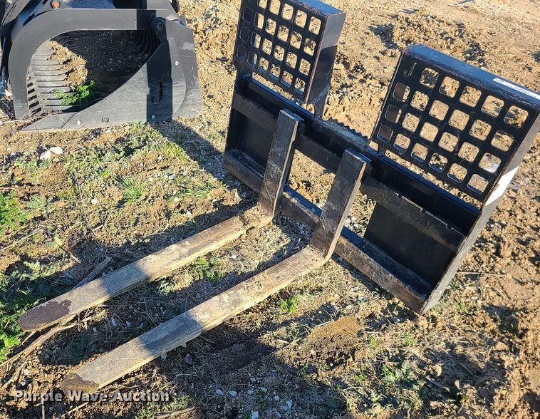 image for item LH9937 Skid steer forks