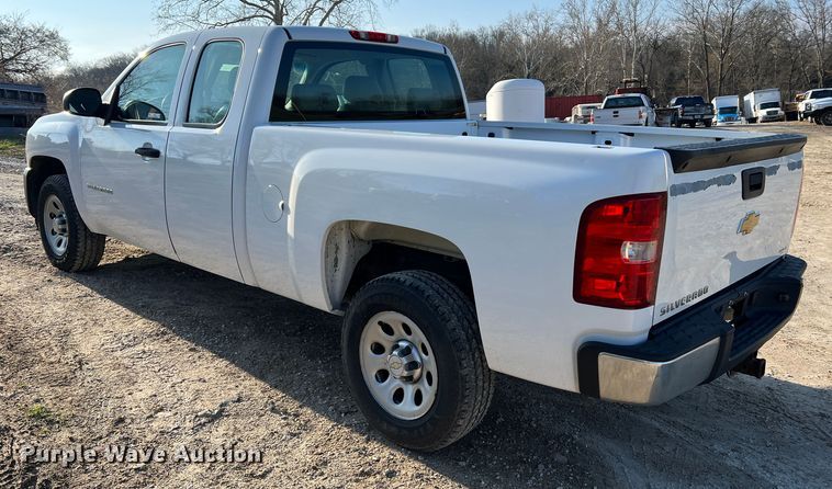 image for item LI9542 2013 Chevrolet Silverado 1500  Ext. Cab pickup truck