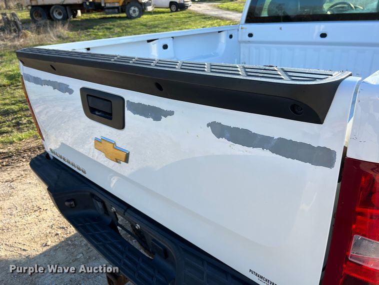 image for item LI9542 2013 Chevrolet Silverado 1500  Ext. Cab pickup truck