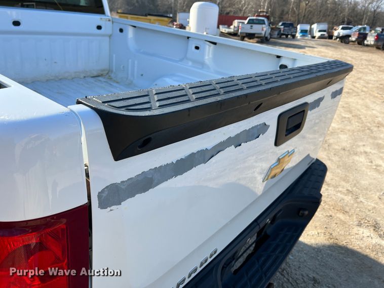 image for item LI9542 2013 Chevrolet Silverado 1500  Ext. Cab pickup truck