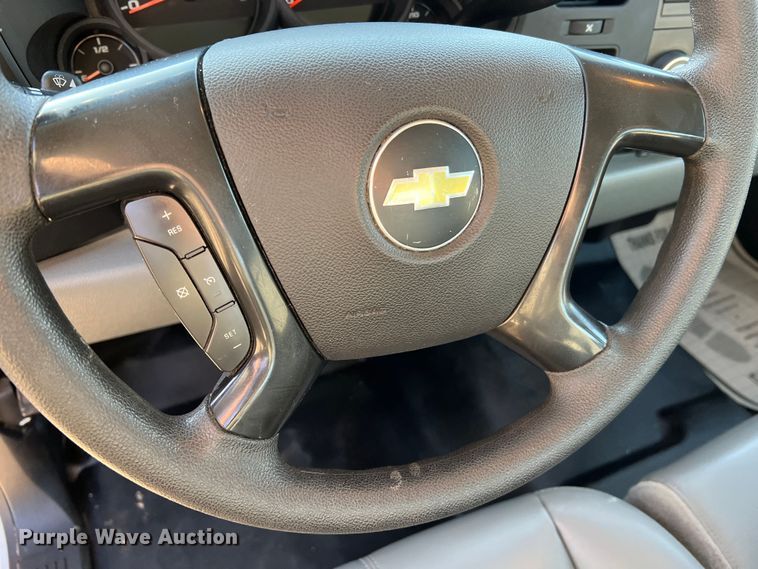 image for item LI9542 2013 Chevrolet Silverado 1500  Ext. Cab pickup truck