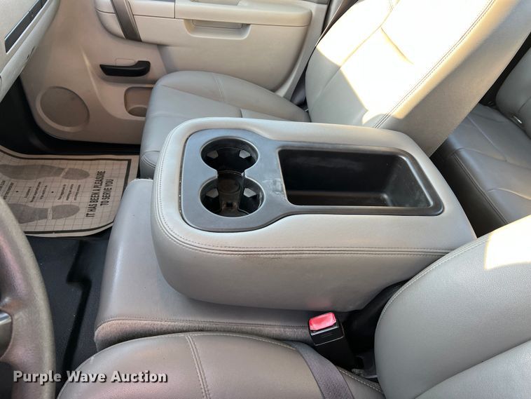 image for item LI9542 2013 Chevrolet Silverado 1500  Ext. Cab pickup truck