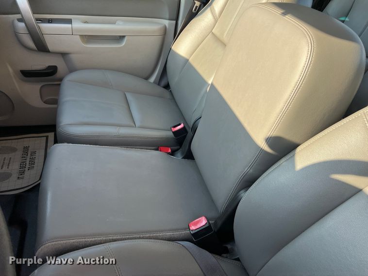 image for item LI9542 2013 Chevrolet Silverado 1500  Ext. Cab pickup truck