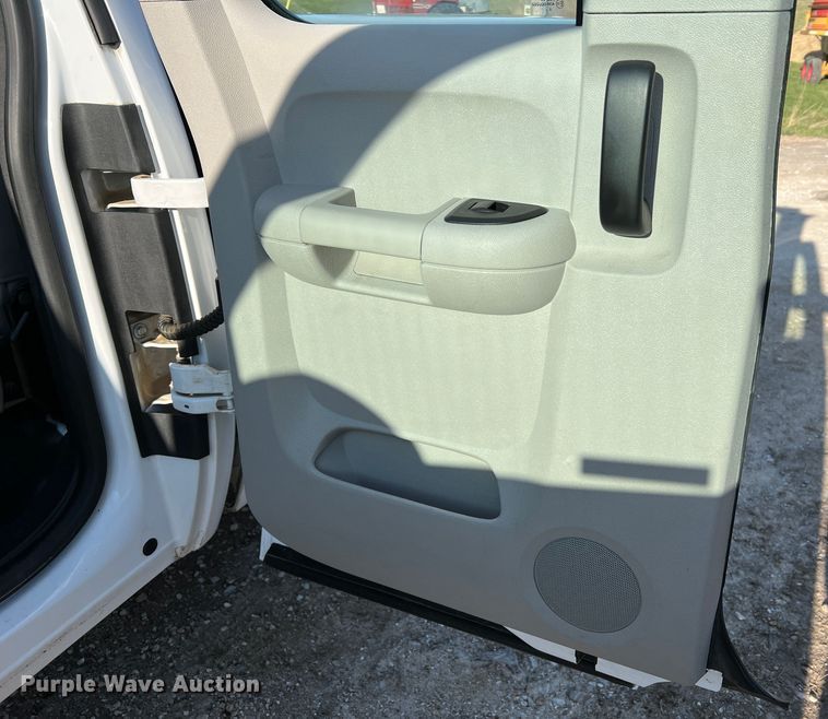 image for item LI9542 2013 Chevrolet Silverado 1500  Ext. Cab pickup truck