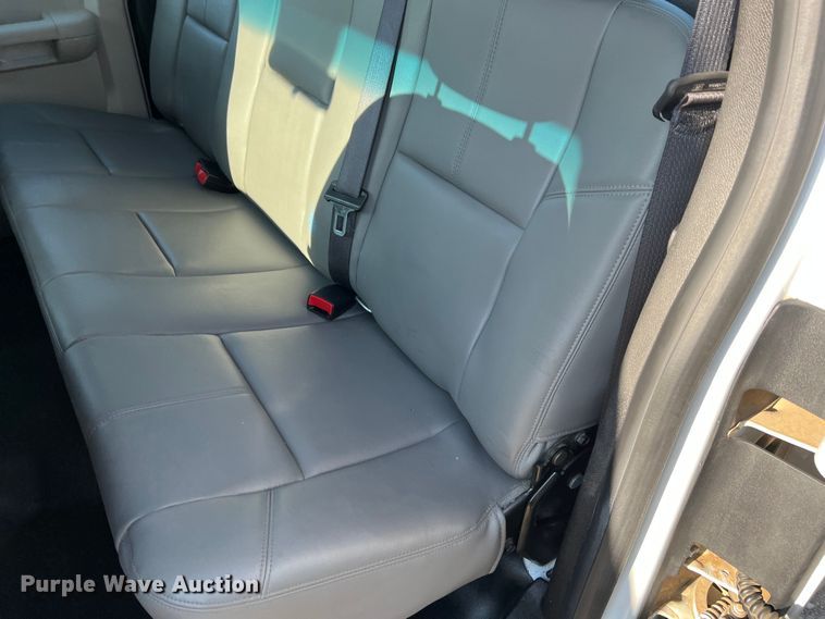 image for item LI9542 2013 Chevrolet Silverado 1500  Ext. Cab pickup truck