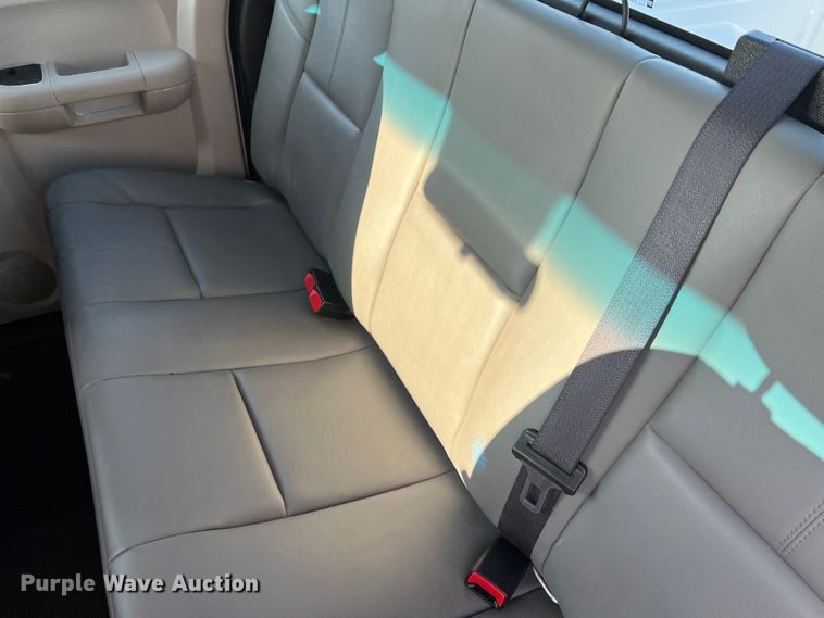 image for item LI9542 2013 Chevrolet Silverado 1500  Ext. Cab pickup truck