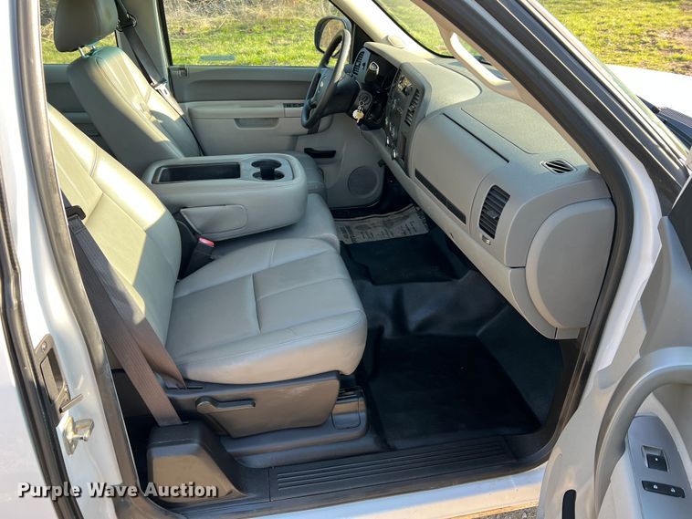 image for item LI9542 2013 Chevrolet Silverado 1500  Ext. Cab pickup truck