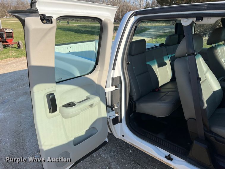 image for item LI9542 2013 Chevrolet Silverado 1500  Ext. Cab pickup truck