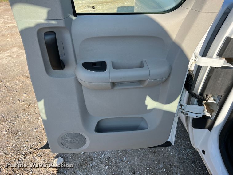 image for item LI9542 2013 Chevrolet Silverado 1500  Ext. Cab pickup truck