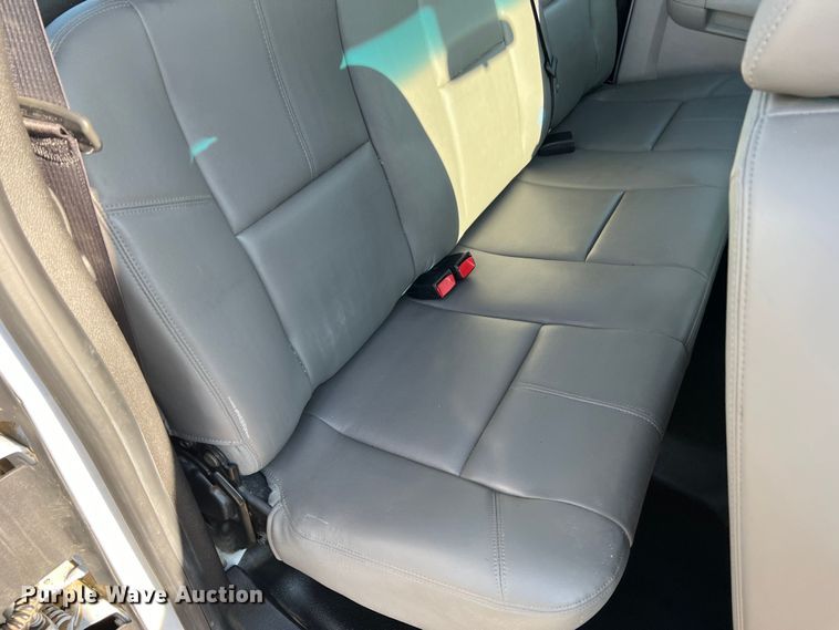 image for item LI9542 2013 Chevrolet Silverado 1500  Ext. Cab pickup truck