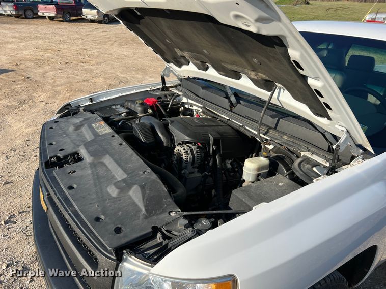 image for item LI9542 2013 Chevrolet Silverado 1500  Ext. Cab pickup truck