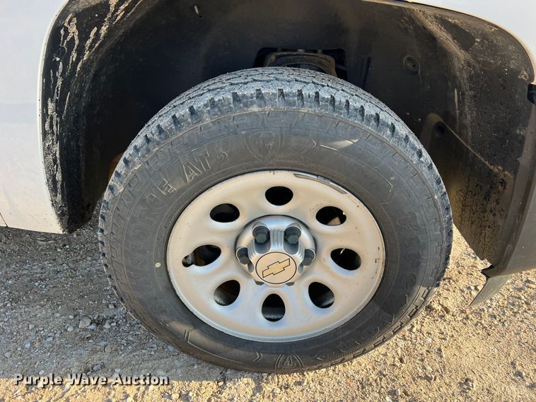 image for item LI9542 2013 Chevrolet Silverado 1500  Ext. Cab pickup truck