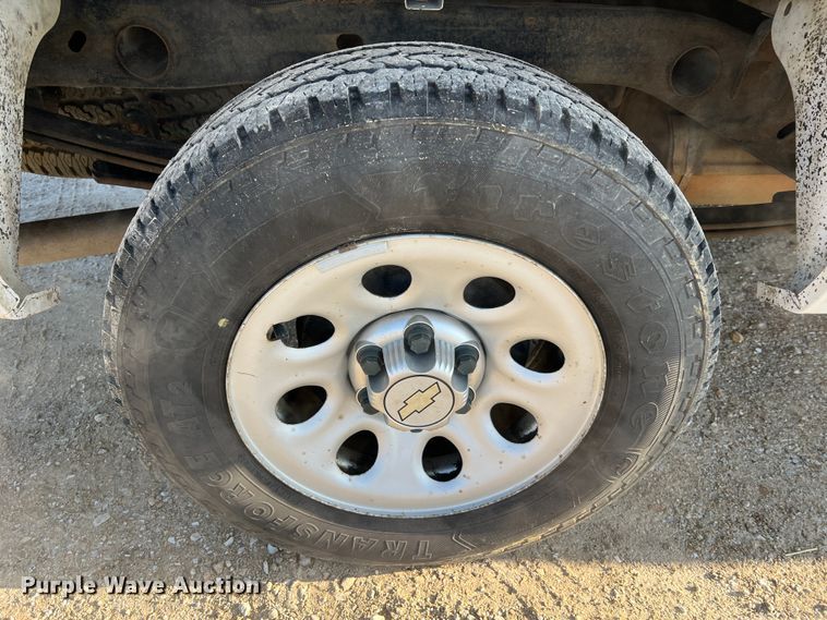 image for item LI9542 2013 Chevrolet Silverado 1500  Ext. Cab pickup truck