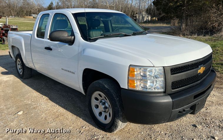 image for item LI9543 2013 Chevrolet Silverado 1500  Ext. Cab pickup truck