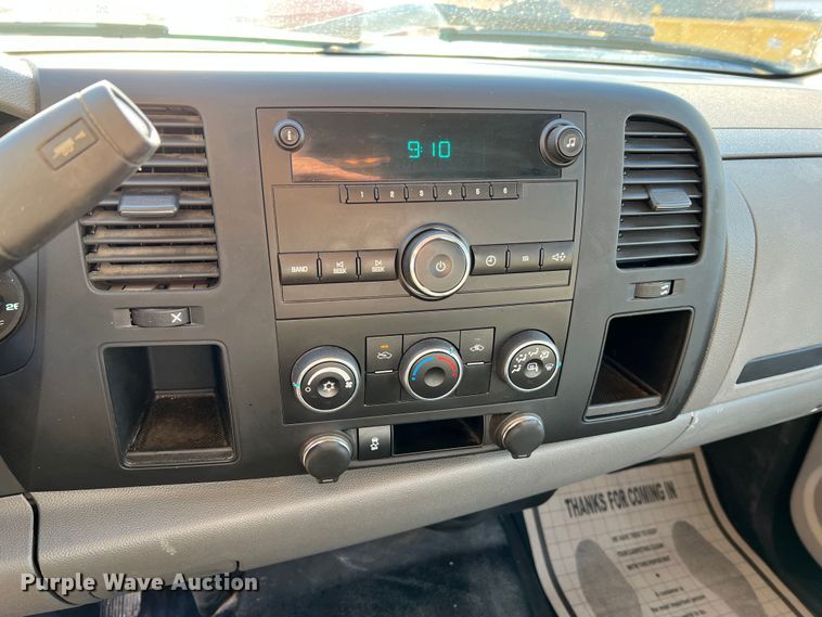 image for item LI9543 2013 Chevrolet Silverado 1500  Ext. Cab pickup truck