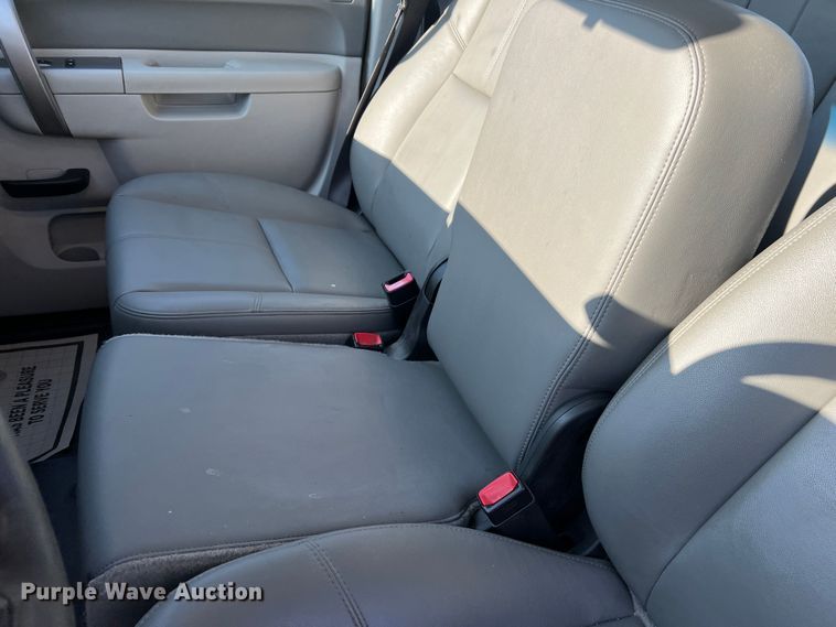 image for item LI9543 2013 Chevrolet Silverado 1500  Ext. Cab pickup truck