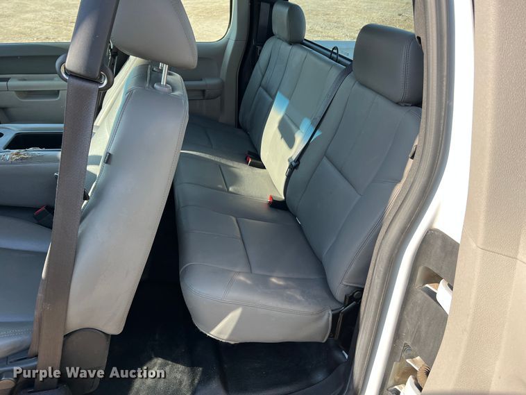 image for item LI9543 2013 Chevrolet Silverado 1500  Ext. Cab pickup truck