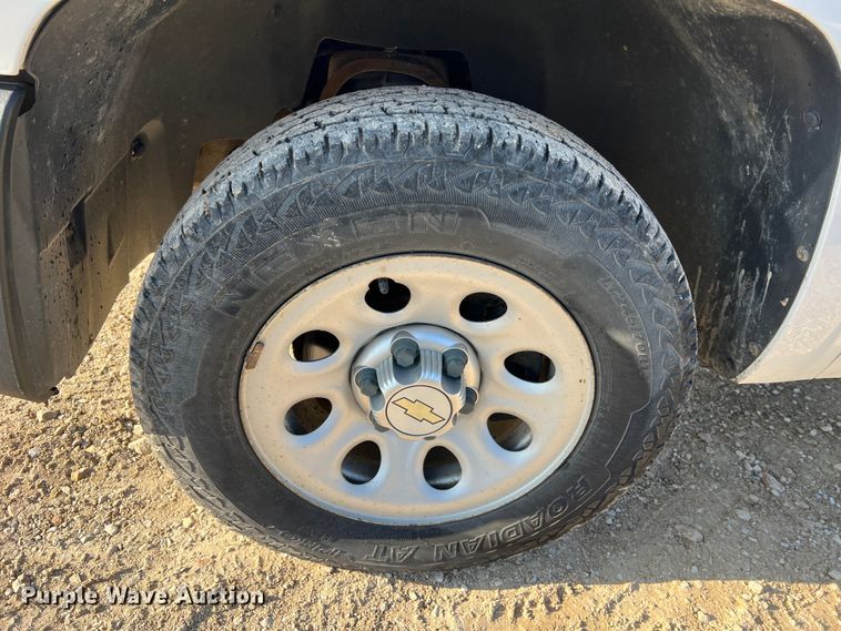 image for item LI9543 2013 Chevrolet Silverado 1500  Ext. Cab pickup truck