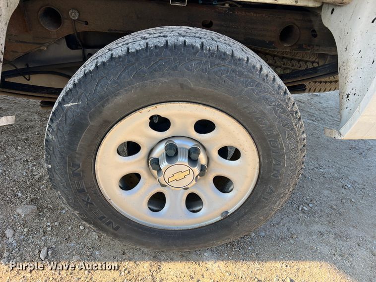 image for item LI9543 2013 Chevrolet Silverado 1500  Ext. Cab pickup truck