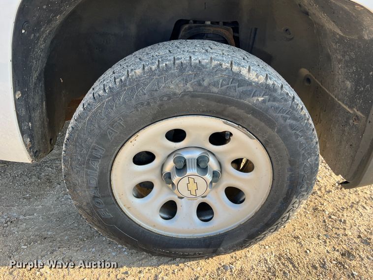 image for item LI9543 2013 Chevrolet Silverado 1500  Ext. Cab pickup truck