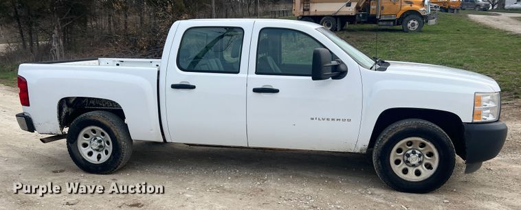 image for item LI9545 2010 Chevrolet Silverado 1500  Crew Cab pickup truck