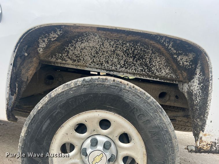 image for item LI9545 2010 Chevrolet Silverado 1500  Crew Cab pickup truck