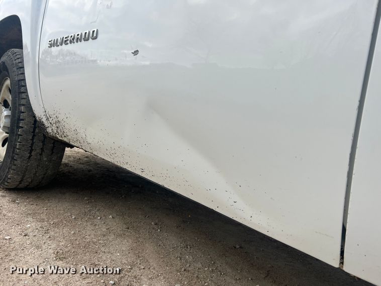 image for item LI9545 2010 Chevrolet Silverado 1500  Crew Cab pickup truck