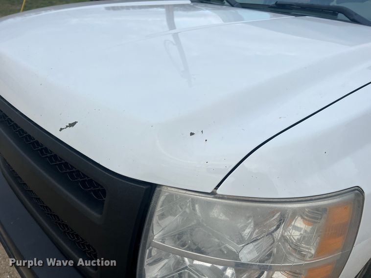 image for item LI9545 2010 Chevrolet Silverado 1500  Crew Cab pickup truck