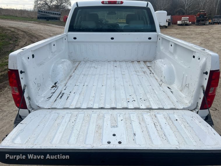 image for item LI9545 2010 Chevrolet Silverado 1500  Crew Cab pickup truck