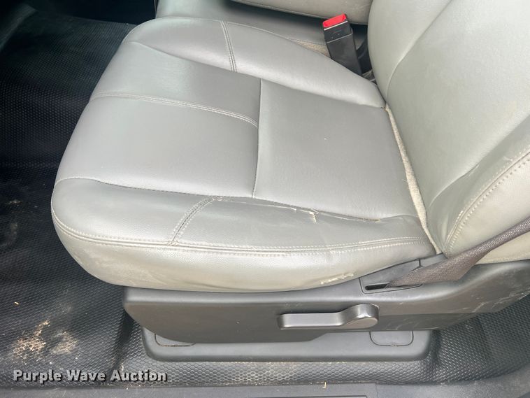 image for item LI9545 2010 Chevrolet Silverado 1500  Crew Cab pickup truck