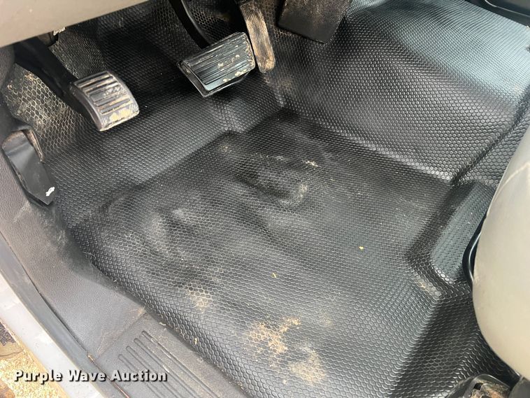 image for item LI9545 2010 Chevrolet Silverado 1500  Crew Cab pickup truck