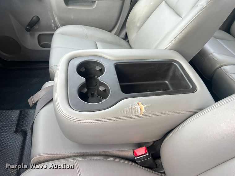 image for item LI9545 2010 Chevrolet Silverado 1500  Crew Cab pickup truck