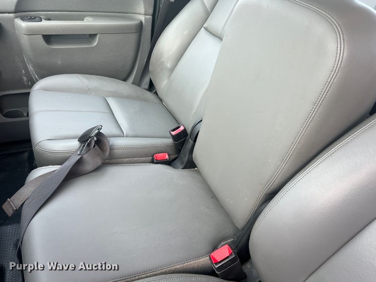 image for item LI9545 2010 Chevrolet Silverado 1500  Crew Cab pickup truck