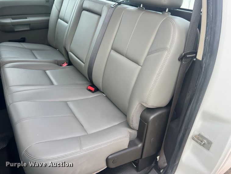 image for item LI9545 2010 Chevrolet Silverado 1500  Crew Cab pickup truck