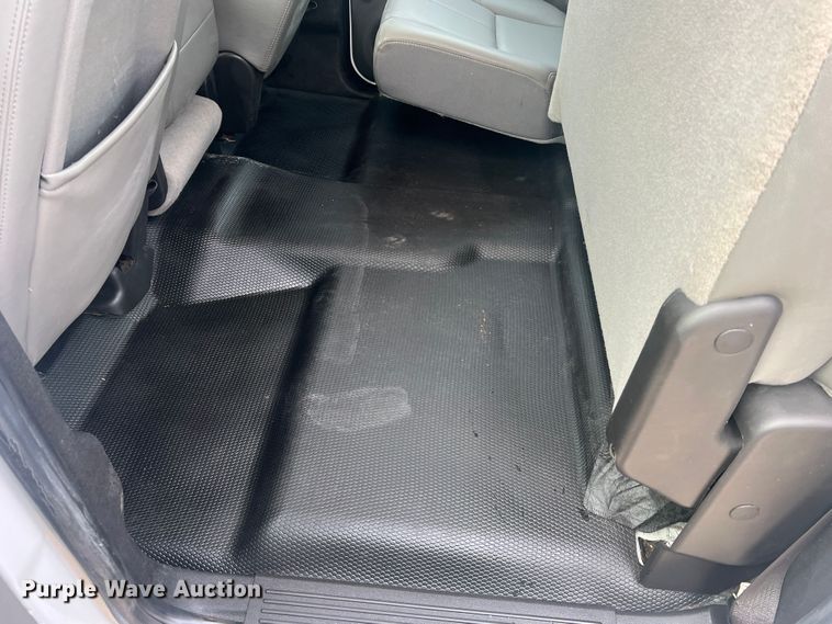 image for item LI9545 2010 Chevrolet Silverado 1500  Crew Cab pickup truck