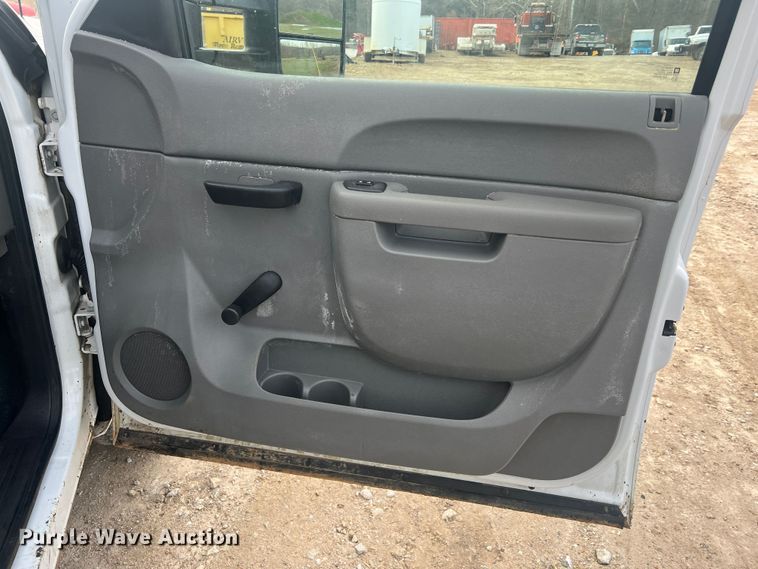 image for item LI9545 2010 Chevrolet Silverado 1500  Crew Cab pickup truck