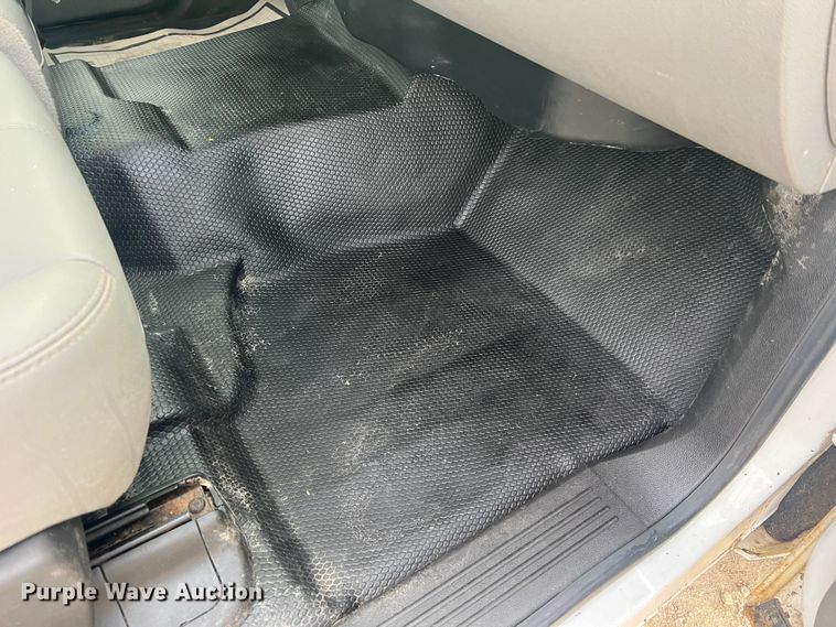 image for item LI9545 2010 Chevrolet Silverado 1500  Crew Cab pickup truck