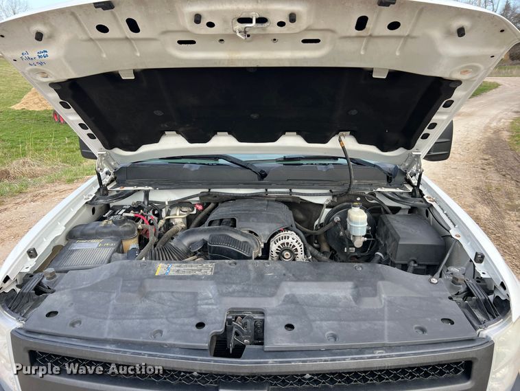 image for item LI9545 2010 Chevrolet Silverado 1500  Crew Cab pickup truck