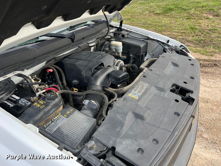 image for item LI9545 2010 Chevrolet Silverado 1500  Crew Cab pickup truck