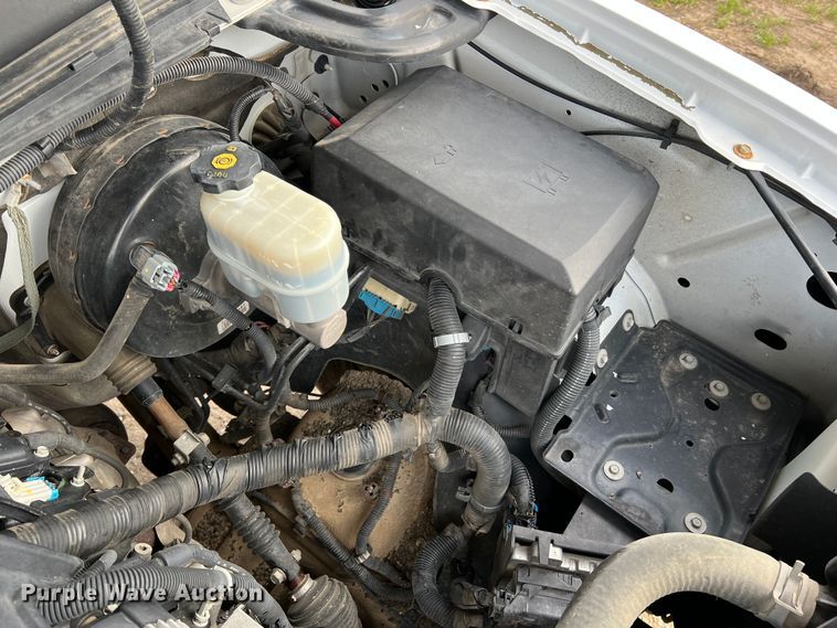 image for item LI9545 2010 Chevrolet Silverado 1500  Crew Cab pickup truck