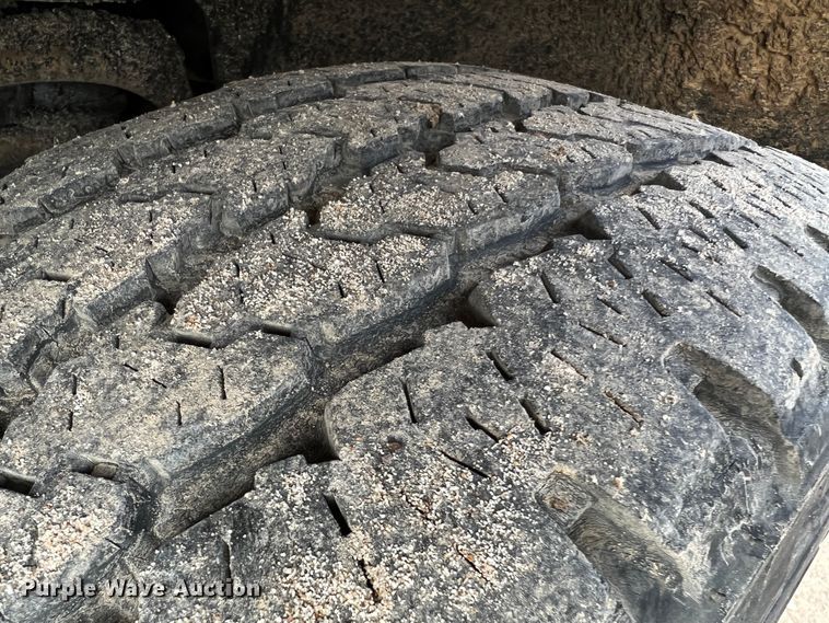 image for item LI9545 2010 Chevrolet Silverado 1500  Crew Cab pickup truck