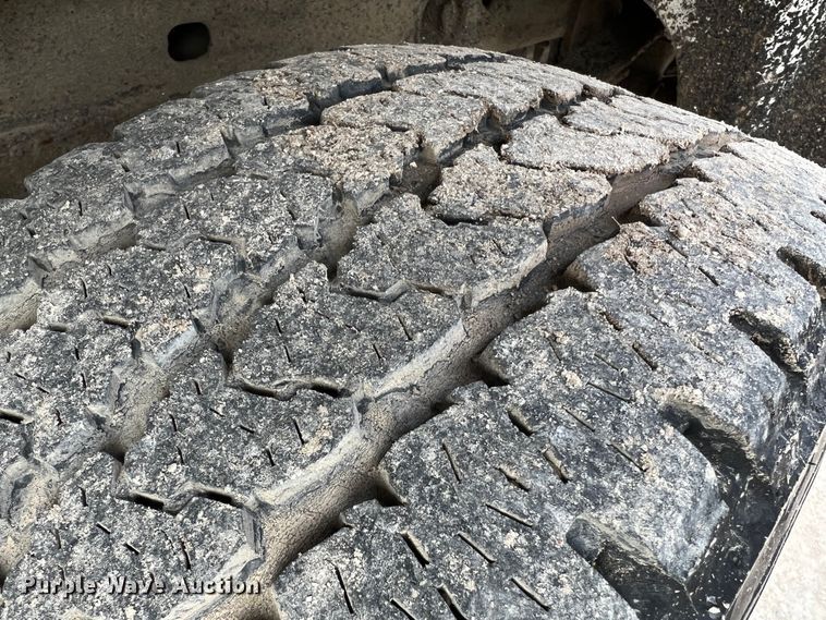 image for item LI9545 2010 Chevrolet Silverado 1500  Crew Cab pickup truck