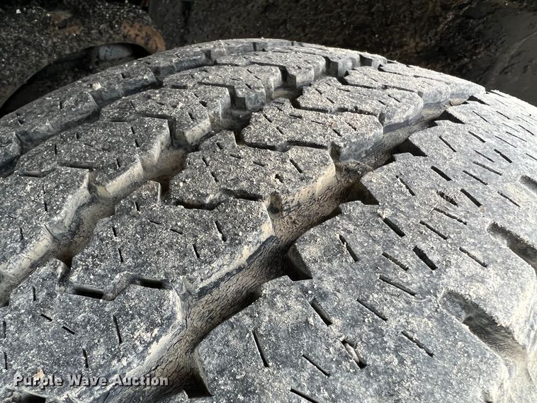 image for item LI9545 2010 Chevrolet Silverado 1500  Crew Cab pickup truck