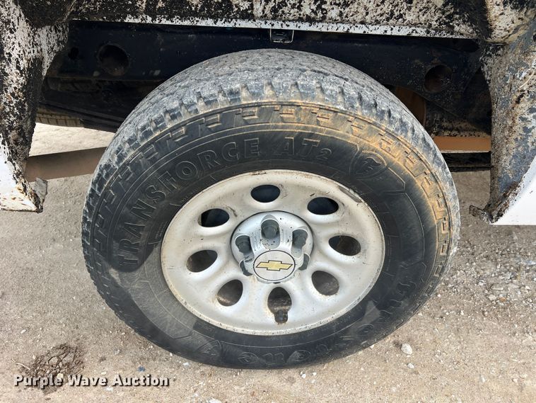 image for item LI9545 2010 Chevrolet Silverado 1500  Crew Cab pickup truck