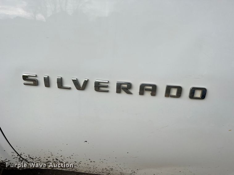 image for item LI9545 2010 Chevrolet Silverado 1500  Crew Cab pickup truck