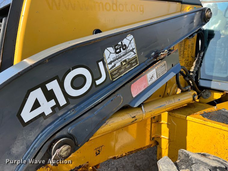 image for item LI9547 2009 John Deere 410J  backhoe
