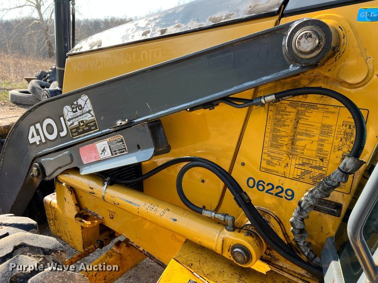 image for item LI9547 2009 John Deere 410J  backhoe