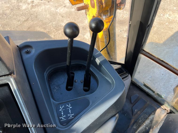 image for item LI9547 2009 John Deere 410J  backhoe