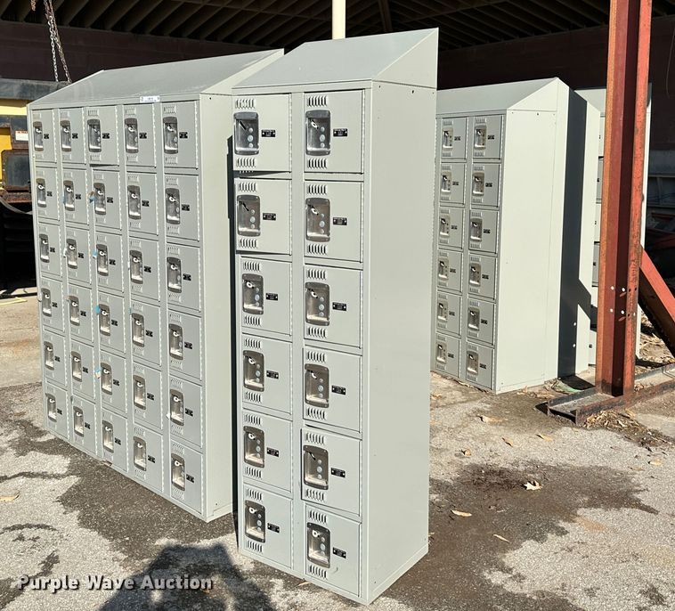 image for item LN9144 (8) lockers