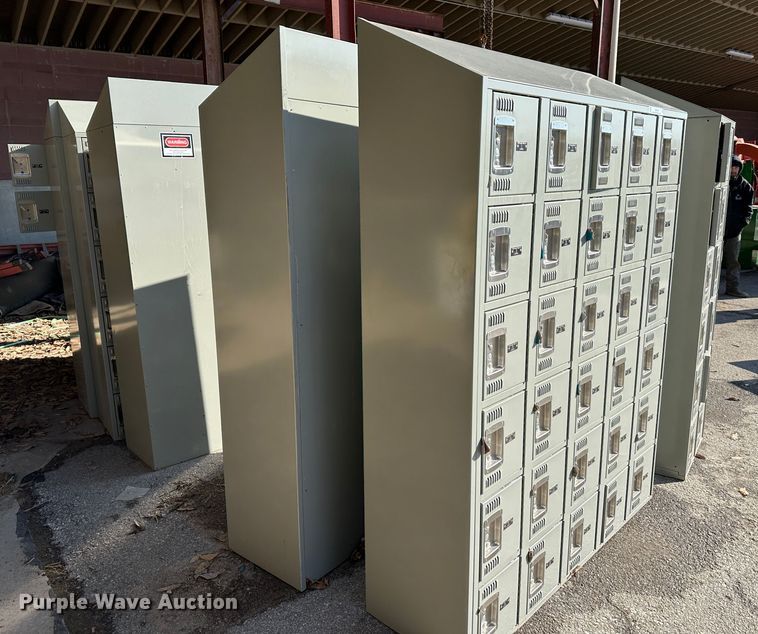 image for item LN9144 (8) lockers